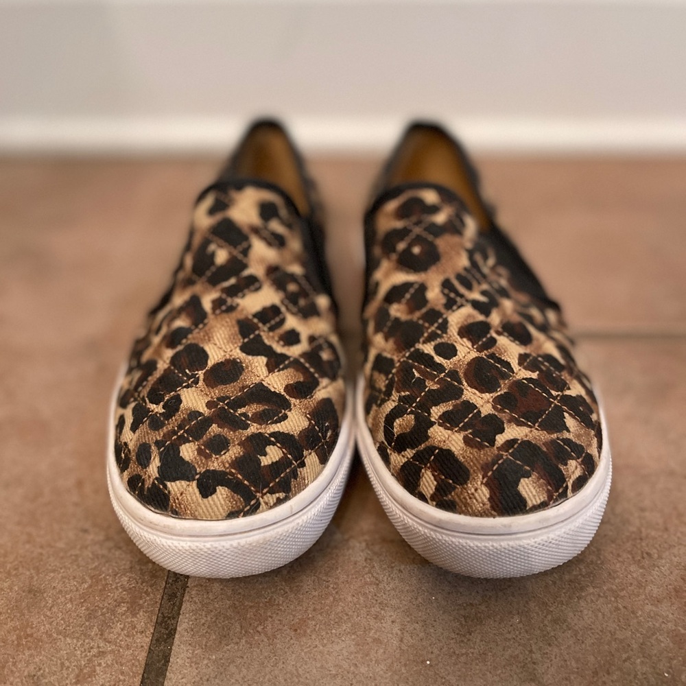 Steve Madden Leopard slip on shoes